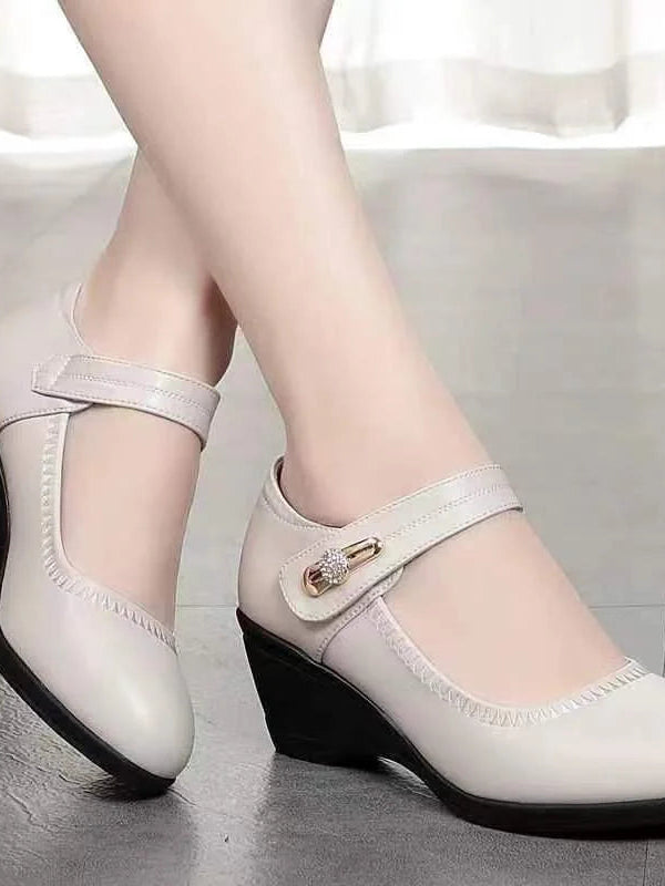 Detailed shot of the advanced gel effect sole of the Alana comfort shoes, illustrating the cushioning technology.
