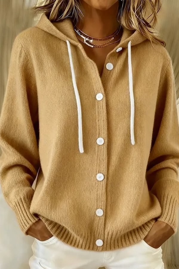 Close-up detail of the soft knit fabric of the Anouk T-shirt in khaki, emphasizing material quality.
