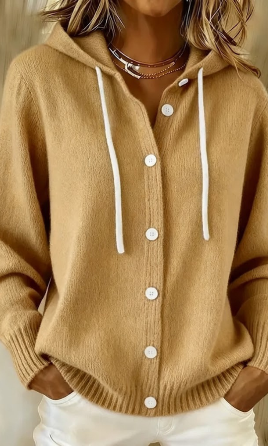 Close-up detail of the soft knit fabric of the Anouk T-shirt in khaki, emphasizing material quality.