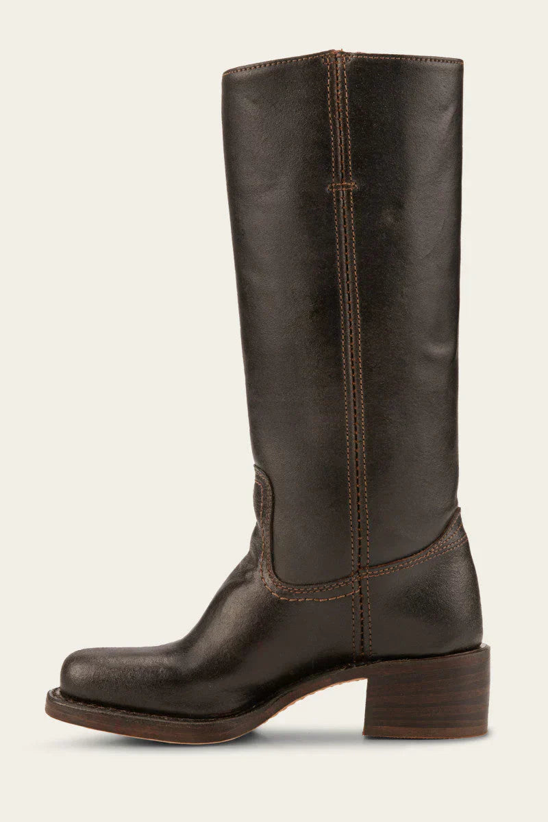 Close-up of the sole and stacked heel of the light brown Calandra classic western boots, highlighting grip.
