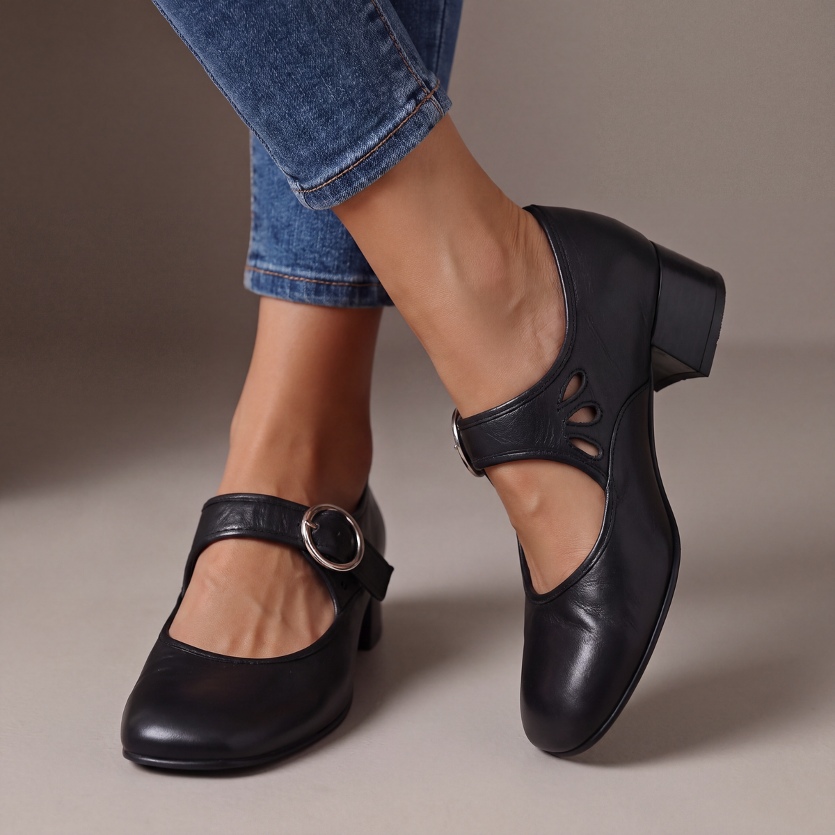 Xylina supportive Mary Jane shoes in black